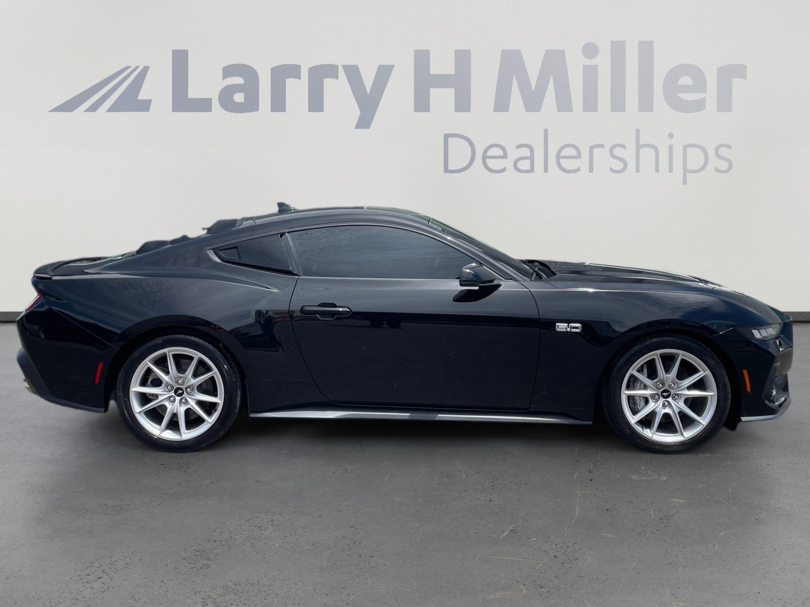 Used 2024 Ford Mustang GT Premium RWD image 6