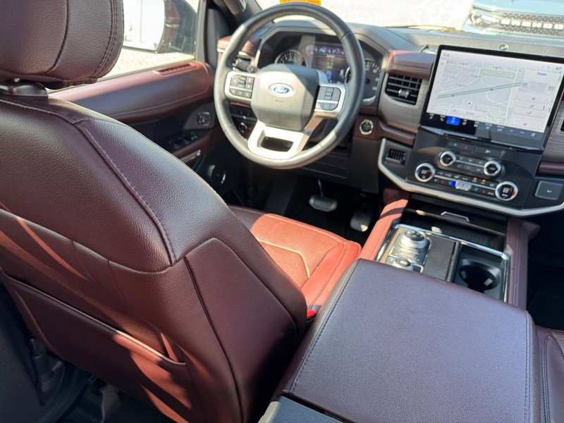 Used 2024 Ford Expedition Limited AWD/4WD image 17