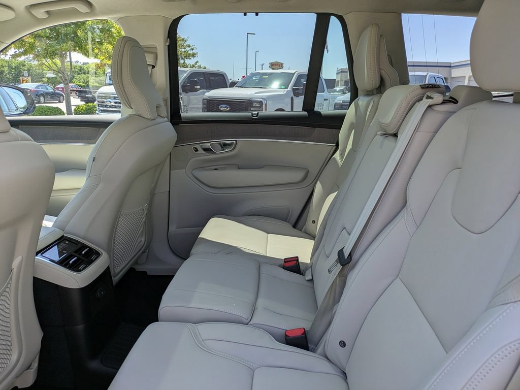 New 2026 Volvo XC90 T8 Ultra w/ Lounge Package AWD/4WD image 13