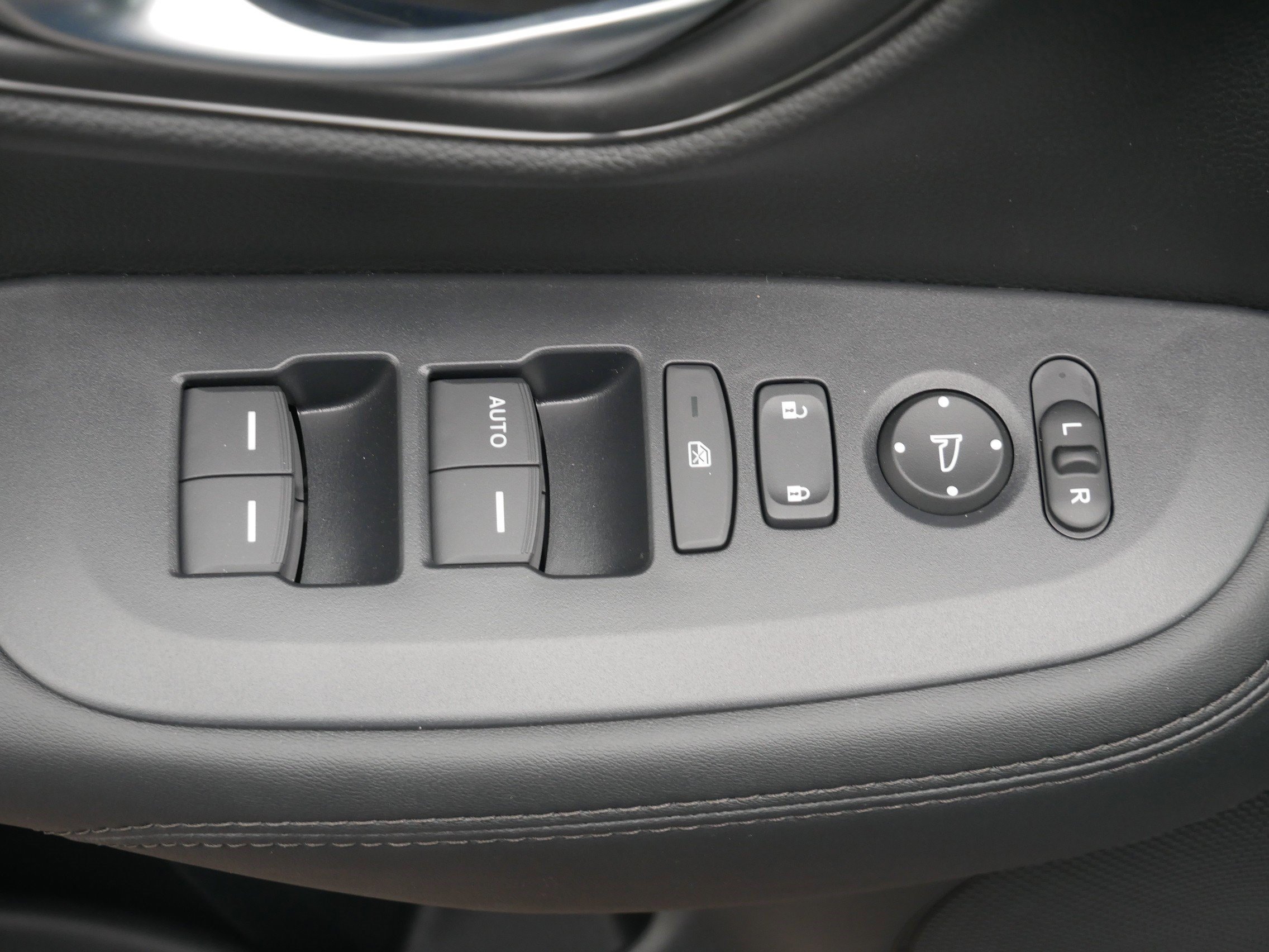 New 2027 Honda HR-V LX image 14