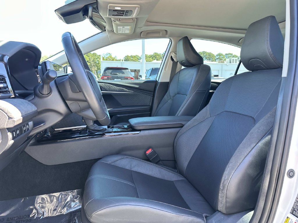 Used 2025 Toyota Camry XLE FWD image 24