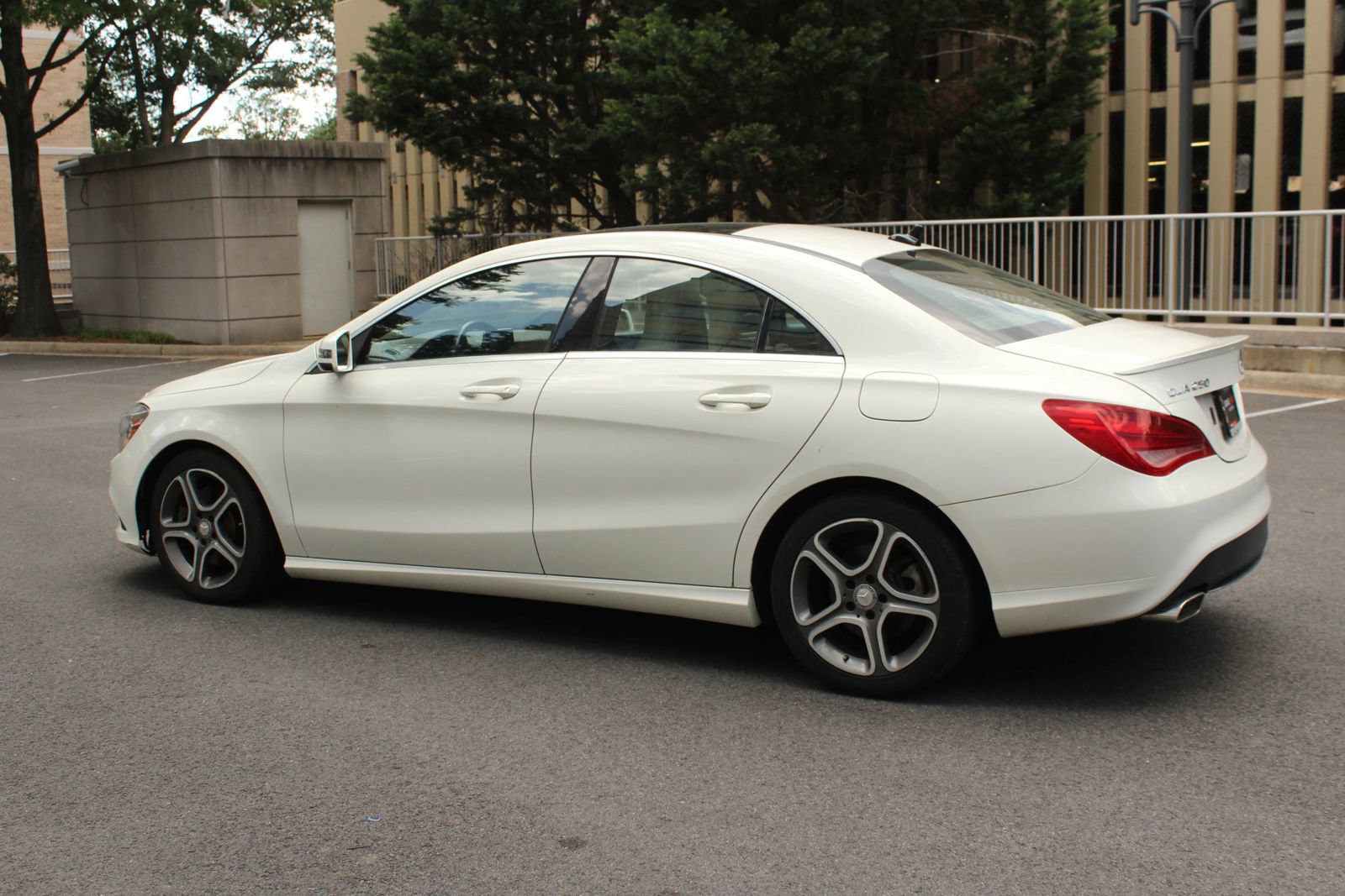 Used 2014 Mercedes-Benz CLA 250 4MATIC image 9