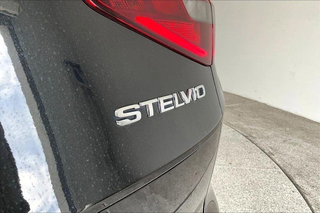 Used 2022 Alfa Romeo Stelvio Sprint image 39