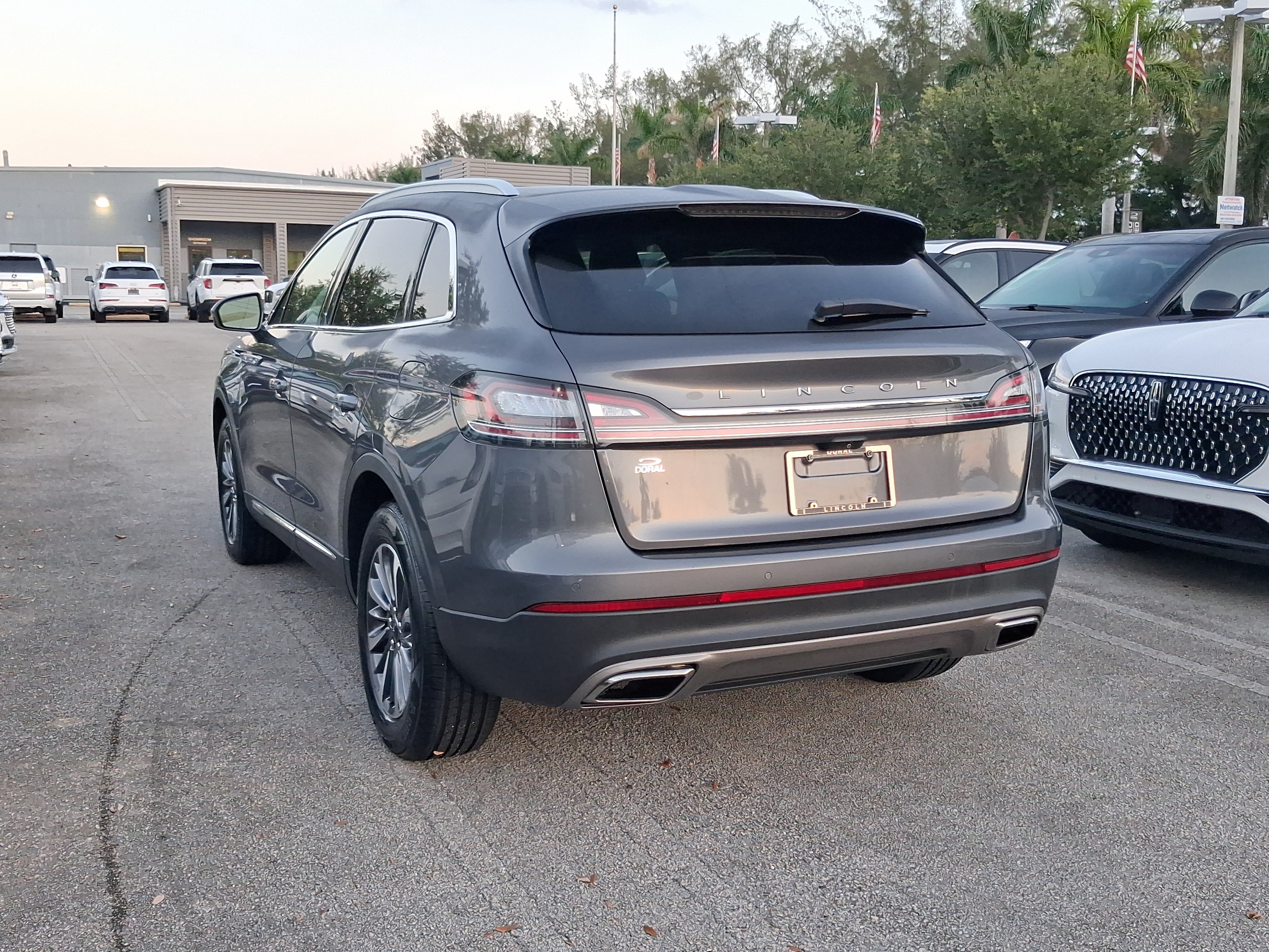 Certified 2022 Lincoln Nautilus FWD w/ Premium Package image 3