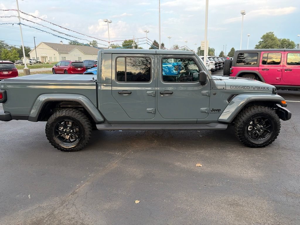 Used 2025 Jeep Gladiator Sport AWD/4WD image 11