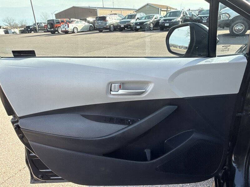 Used 2020 Toyota Corolla L image 18