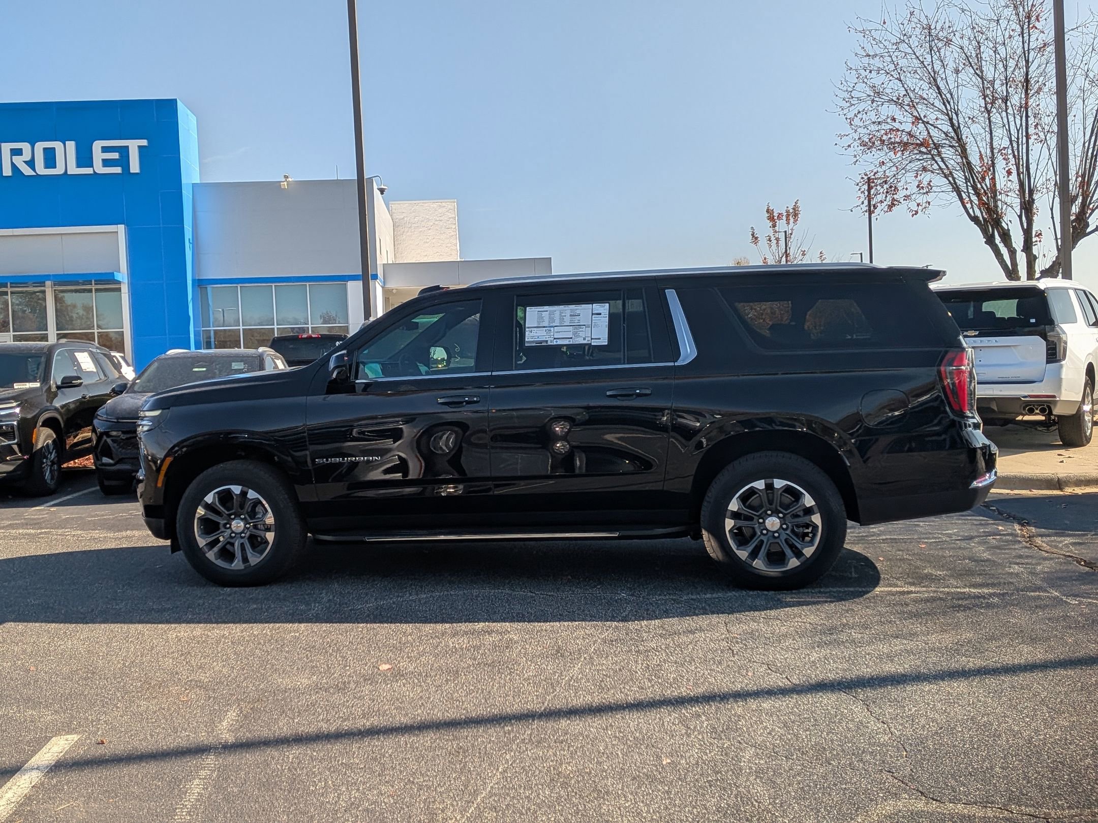 New 2026 Chevrolet Suburban LS image 5