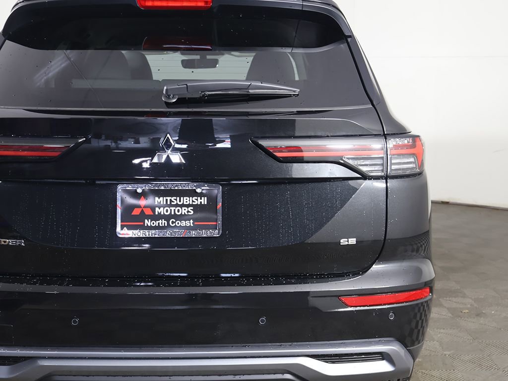 New 2026 Mitsubishi Outlander SE FWD image 17