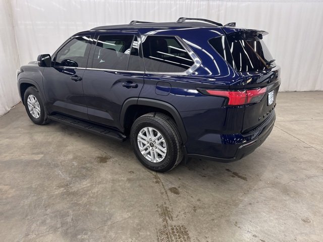 Used 2023 Toyota Sequoia SR5 w/ SR5 Premium Package image 33