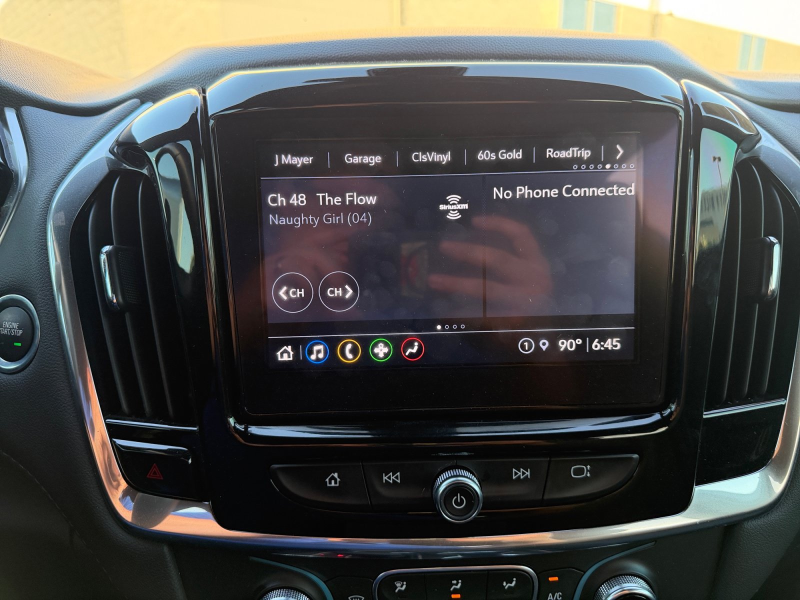Used 2022 Chevrolet Traverse LT FWD image 21