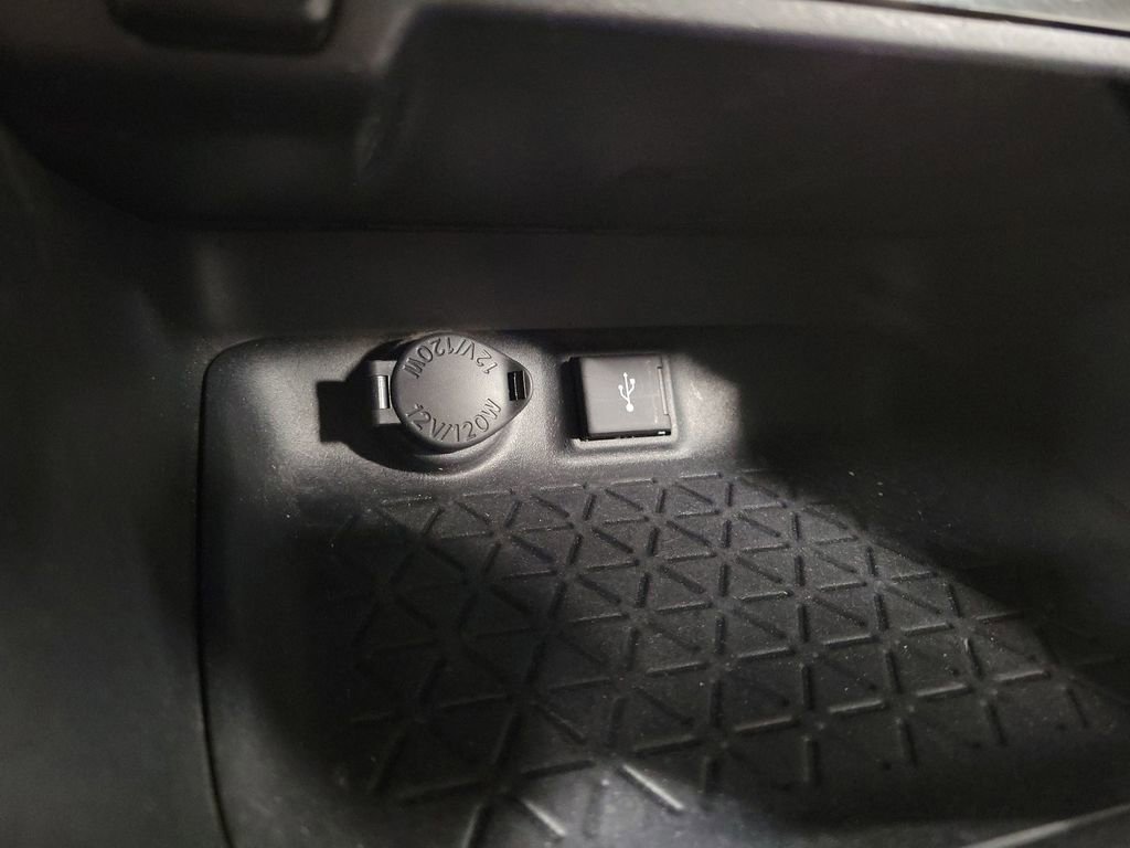 Used 2020 Toyota RAV4 LE image 16