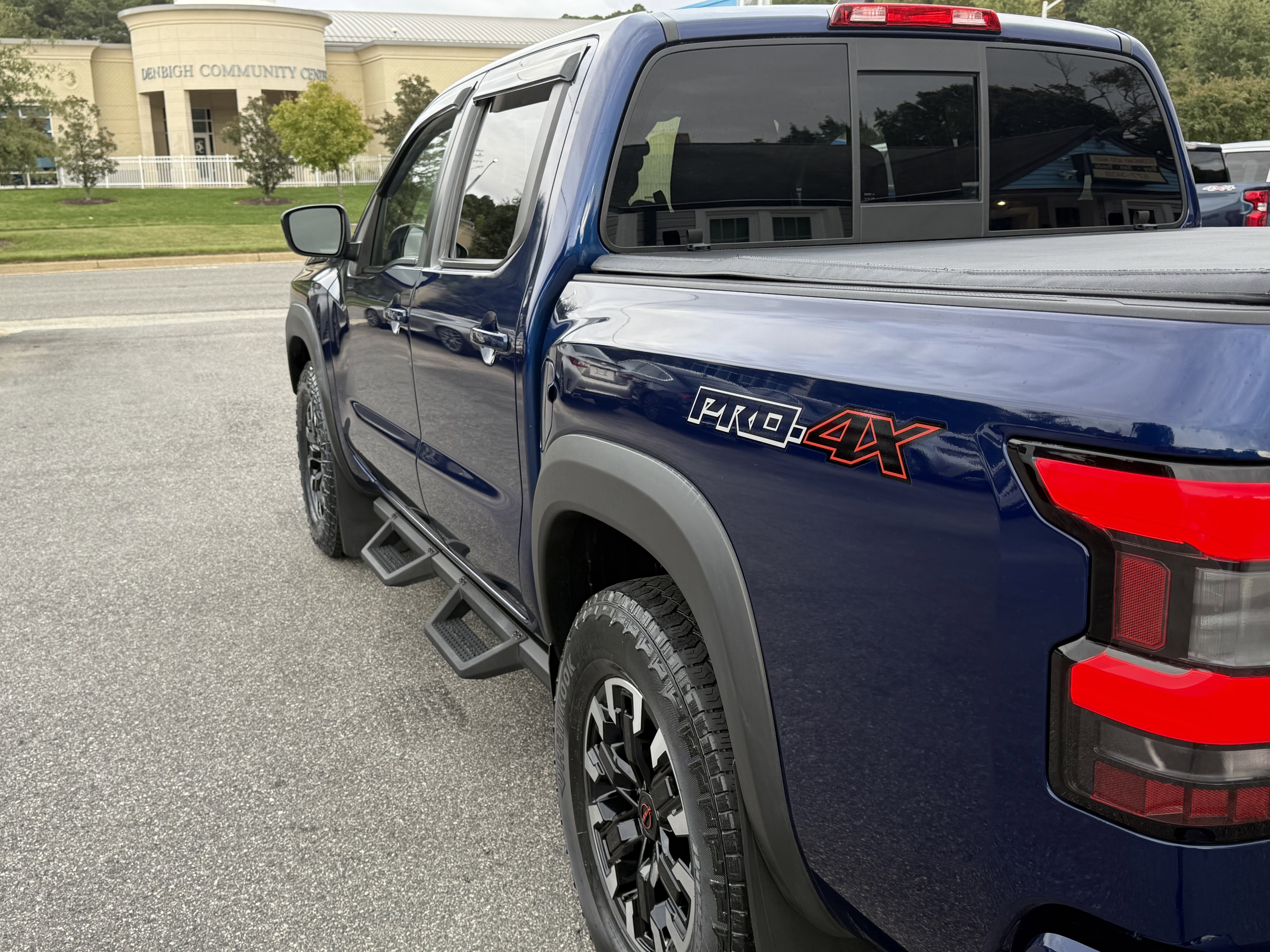 Used 2022 Nissan Frontier PRO-4X w/ Off-Road Protection Package image 13