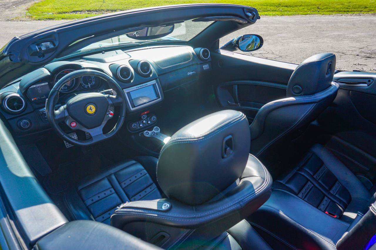Used 2011 Ferrari California RWD image 36