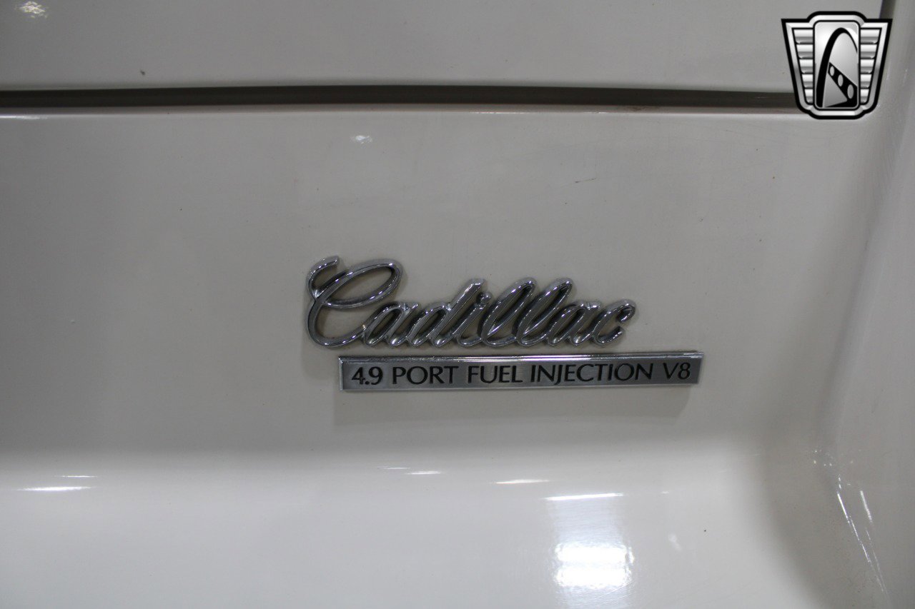 Used 1992 Cadillac De Ville Coupe image 17