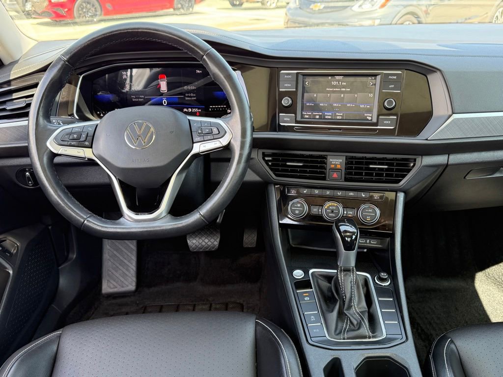 Used 2023 Volkswagen Jetta SE w/ Panoramic Sunroof Package FWD image 24