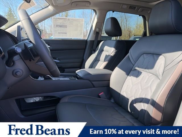 New 2026 Nissan Pathfinder Platinum image 10