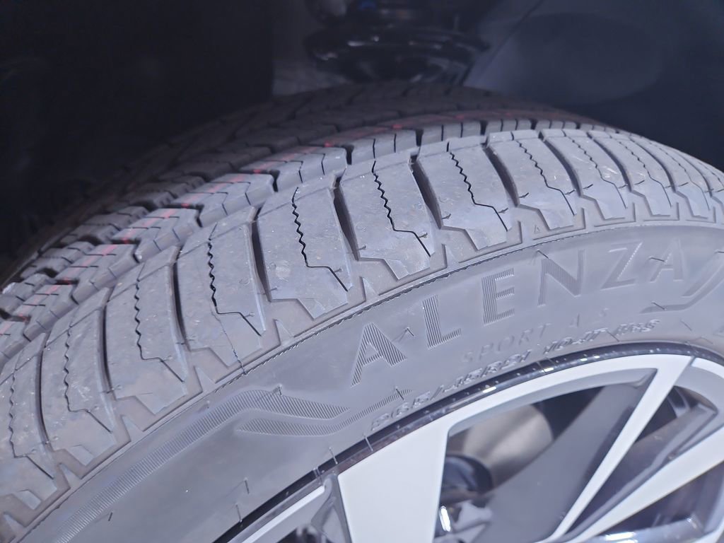 New 2026 Volkswagen Atlas SEL Premium R-Line image 28