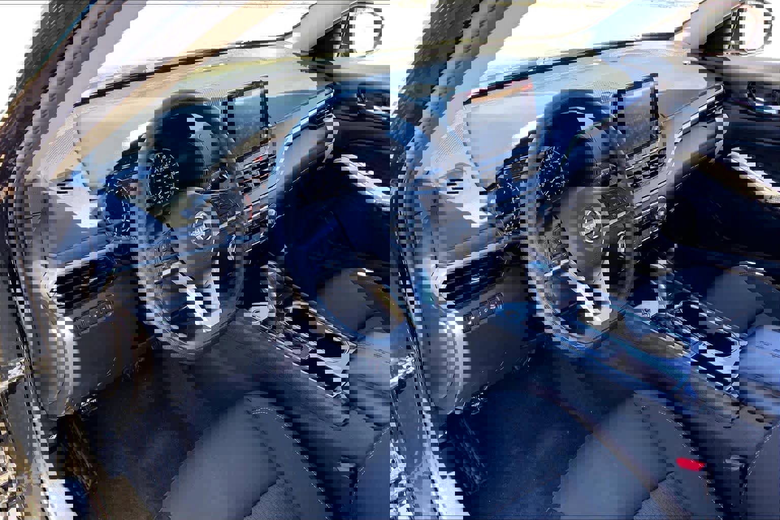 Used 2024 Nissan Altima 2.5 SV image 17