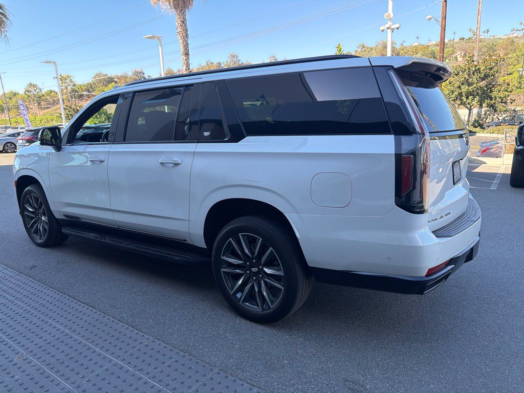 Used 2024 Cadillac Escalade ESV Sport AWD/4WD image 7