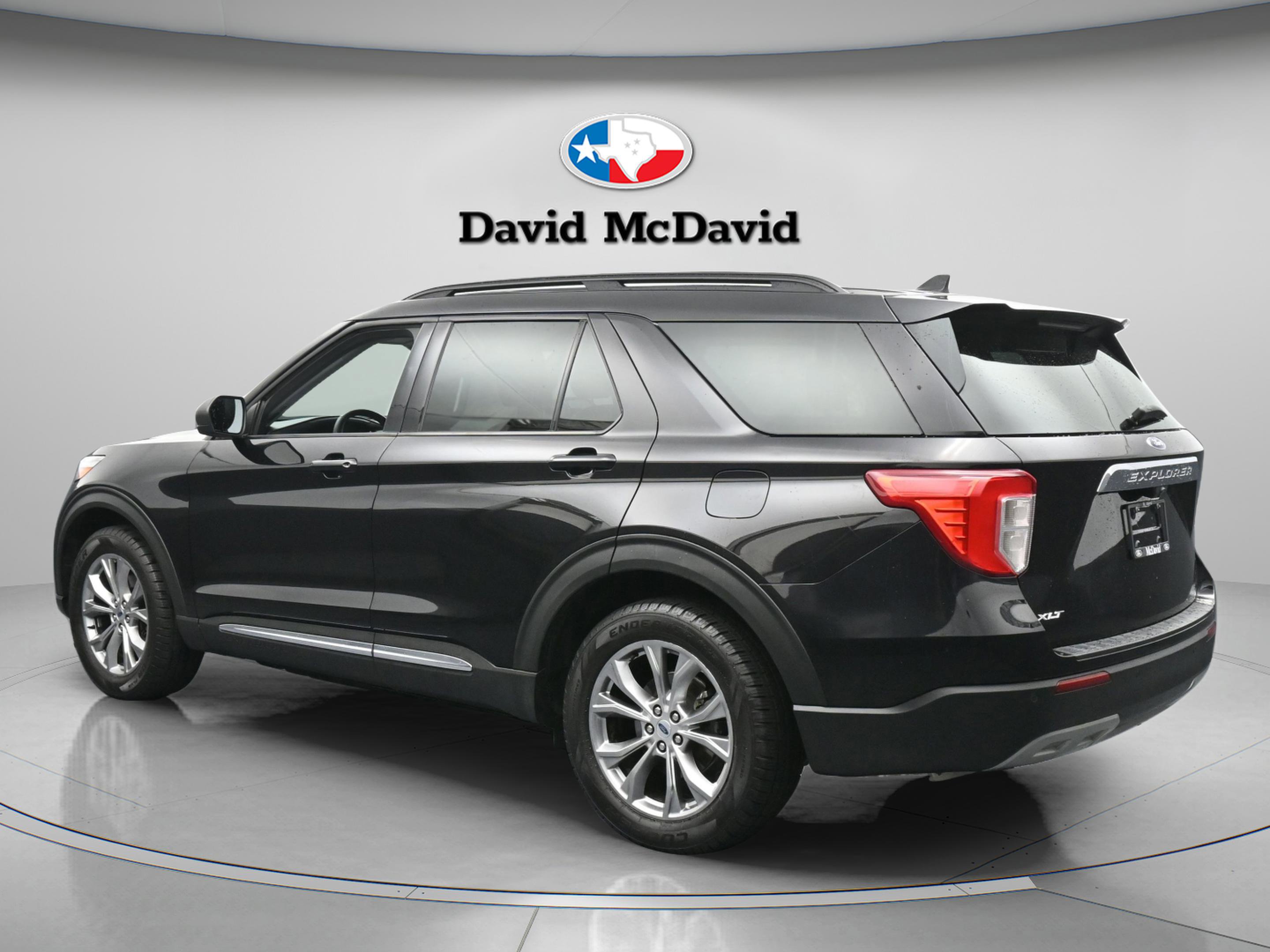 Used 2021 Ford Explorer XLT w/ Equipment Group 202A RWD image 6