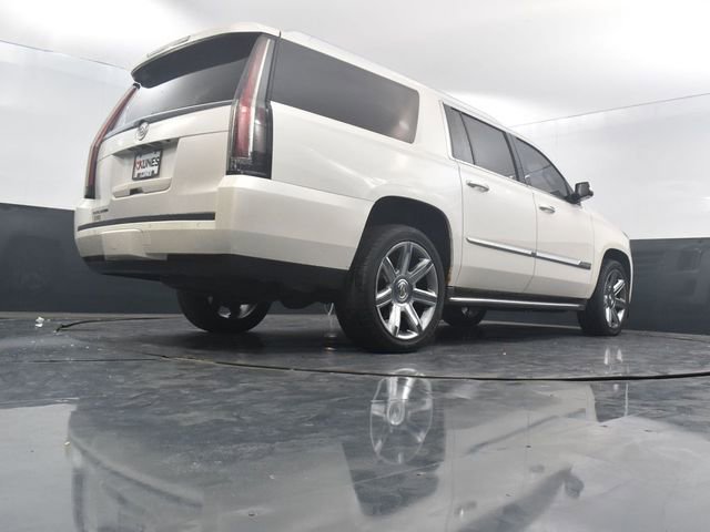 Used 2015 Cadillac Escalade ESV Luxury image 57