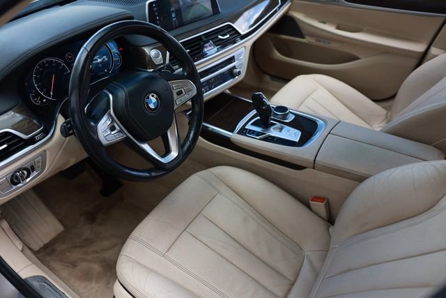 Used 2018 BMW 740i image 6
