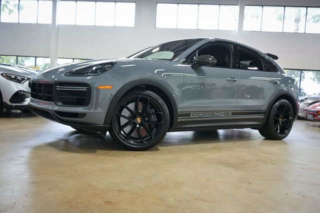 Used 2022 Porsche Cayenne Turbo GT AWD/4WD image 2