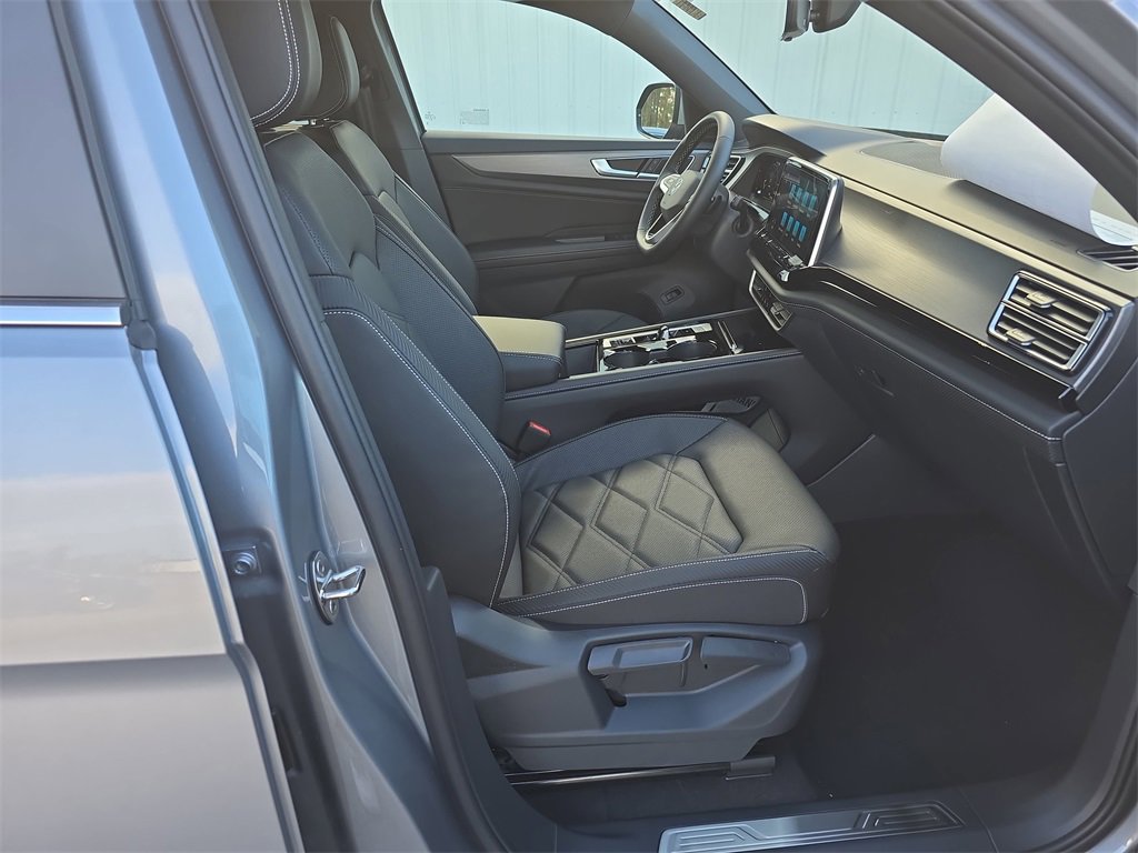New 2026 Volkswagen Atlas Cross Sport SE image 10