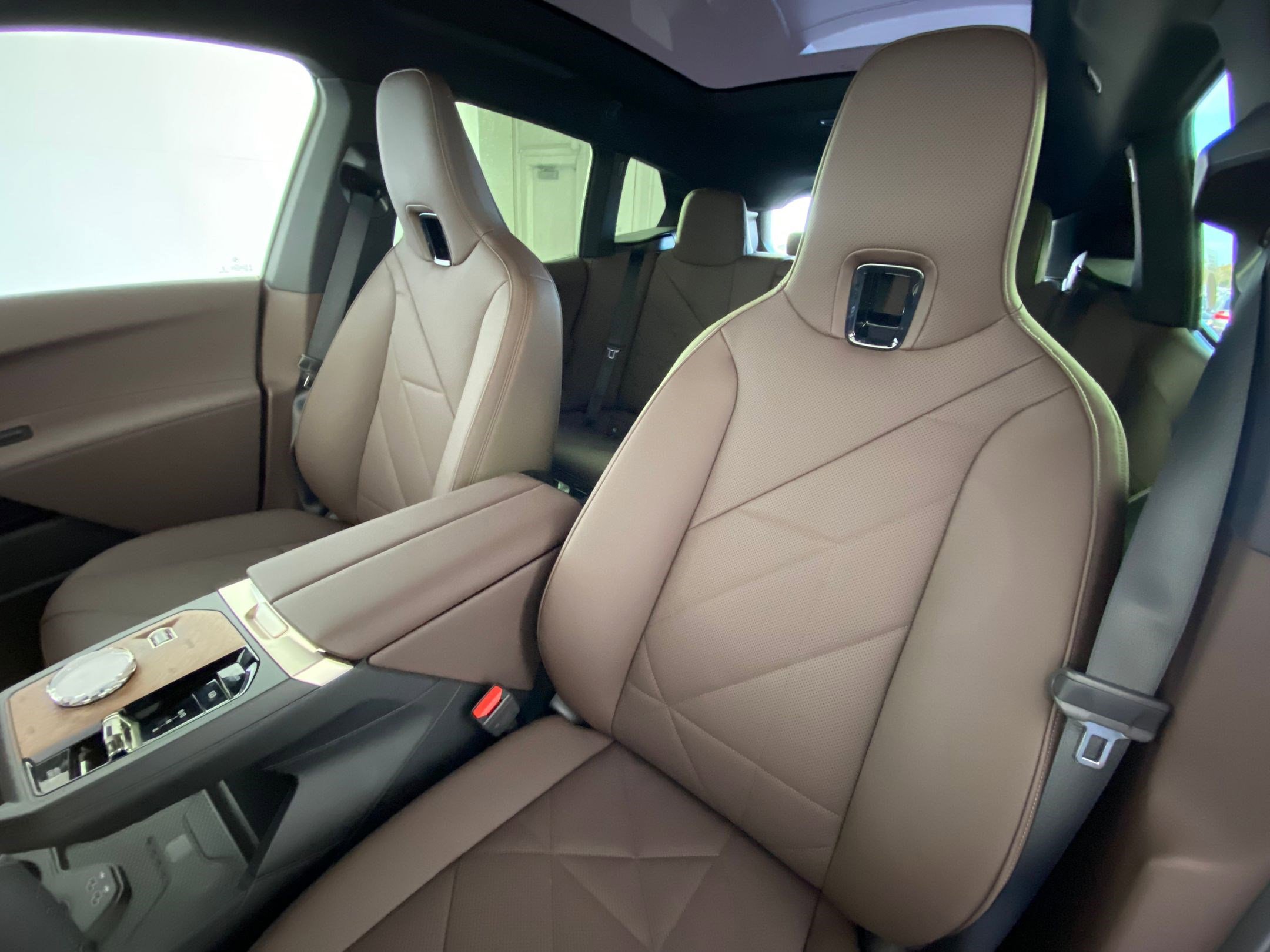 New 2026 BMW iX xDrive60 w/ Executive Package image 22