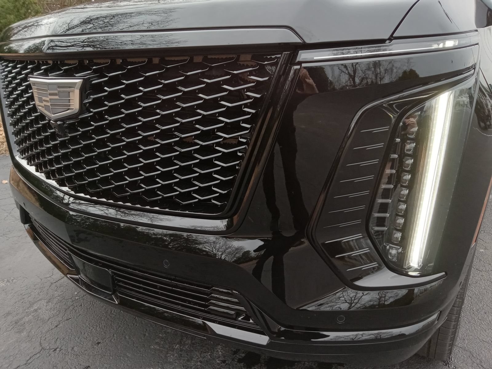 Certified 2026 Cadillac Escalade Platinum Sport w/ LPO, ONYX Package AWD/4WD image 8