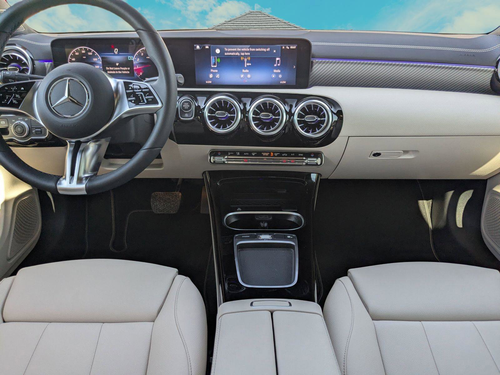 Used 2025 Mercedes-Benz CLA 250 image 17