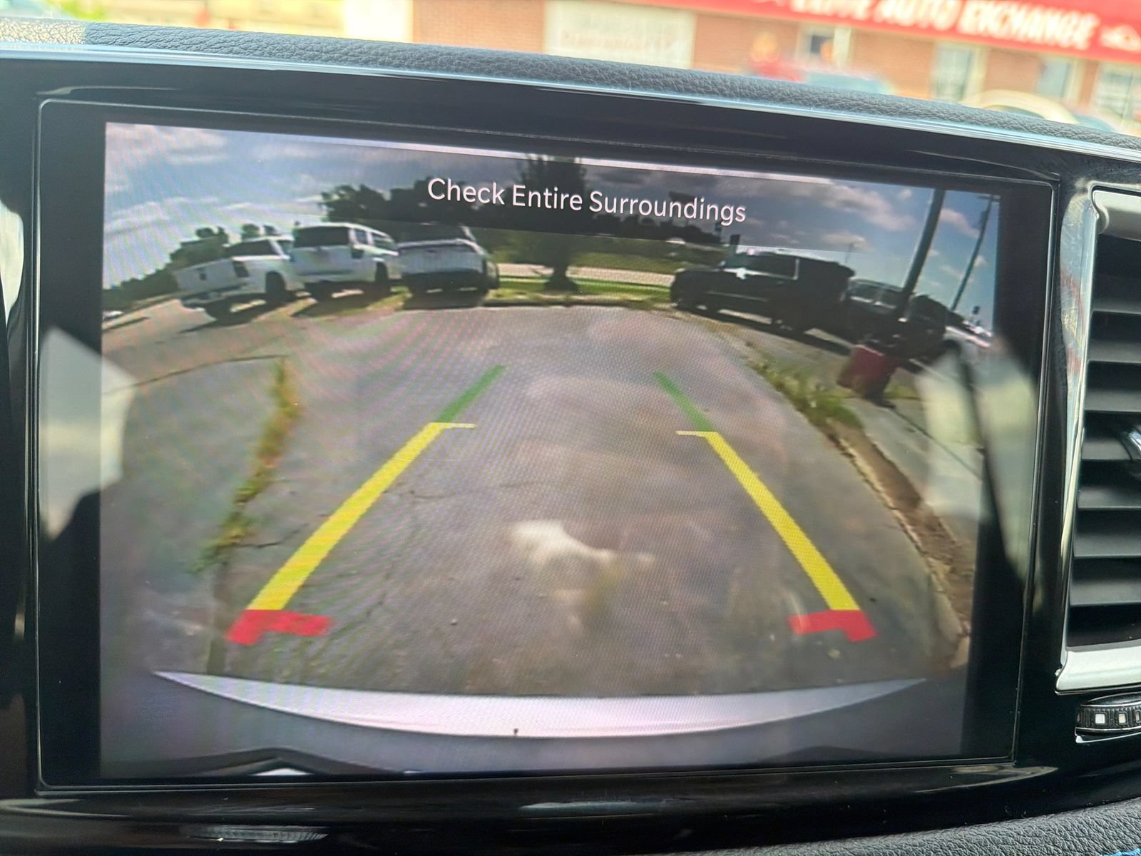 Used 2021 Chrysler Pacifica Touring-L FWD image 22