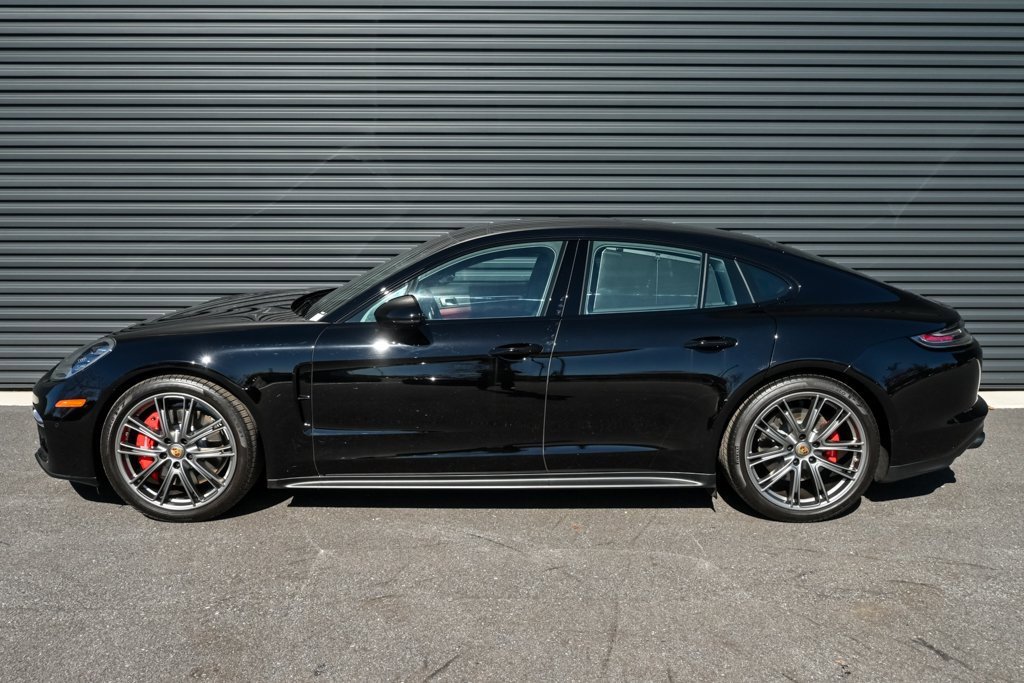 Certified 2023 Porsche Panamera GTS image 2