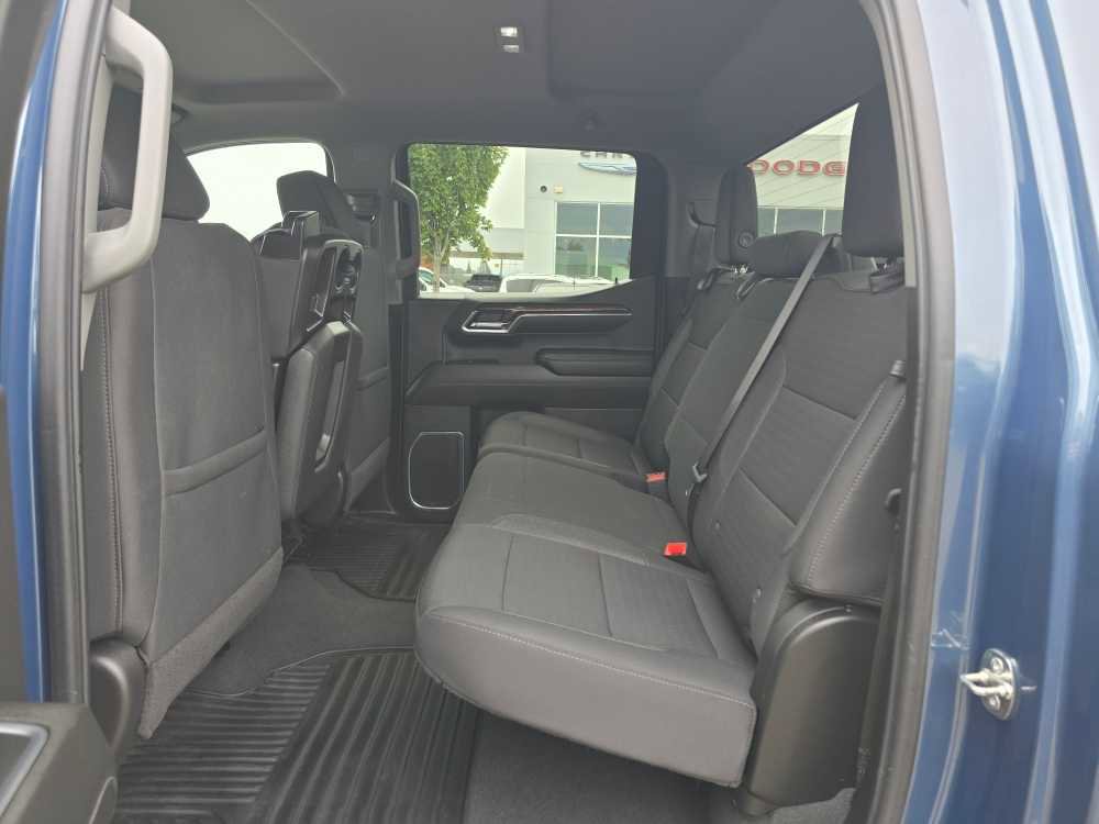 Used 2024 GMC Sierra 1500 SLE image 17