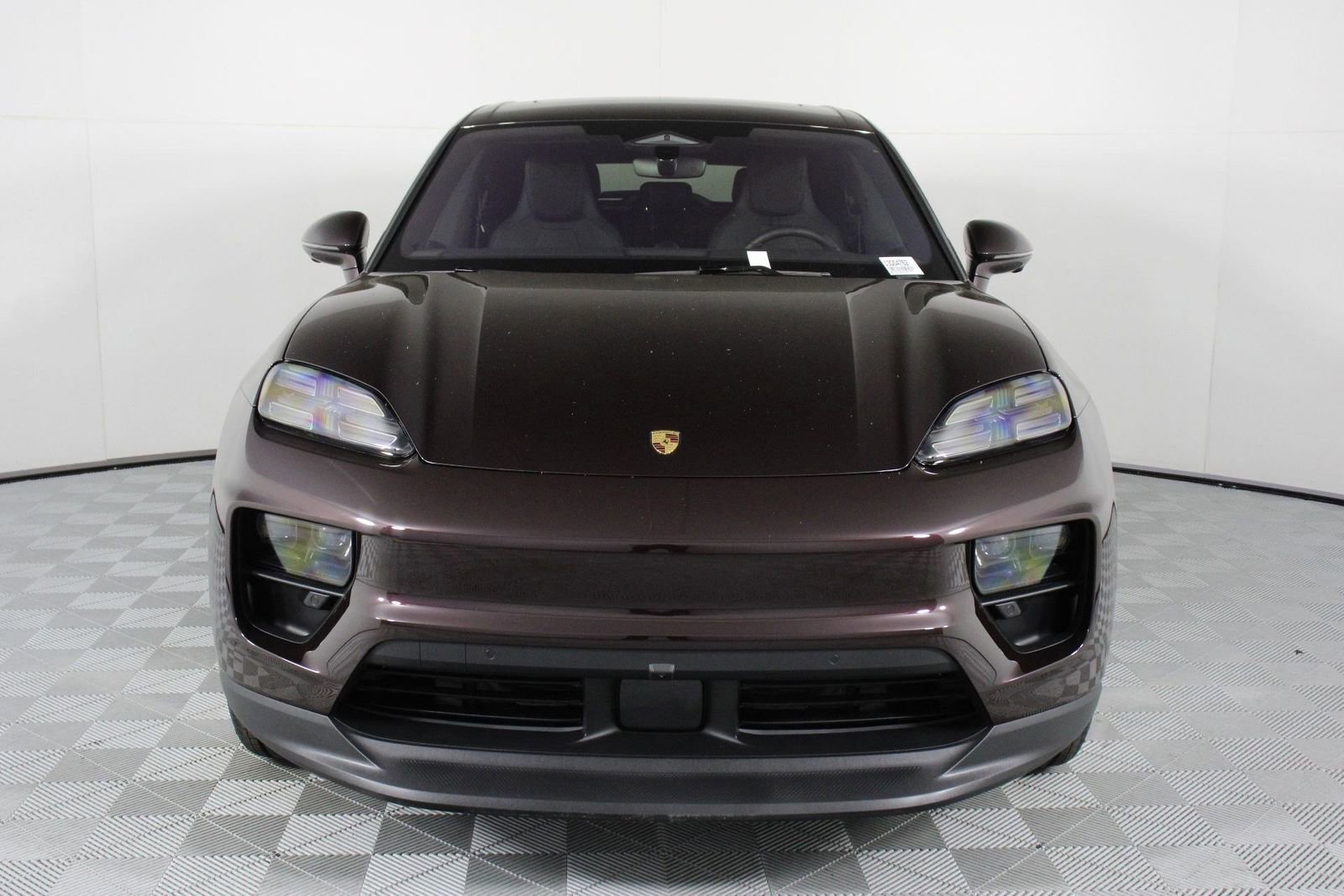 Certified 2025 Porsche Macan Electric RWD image 10