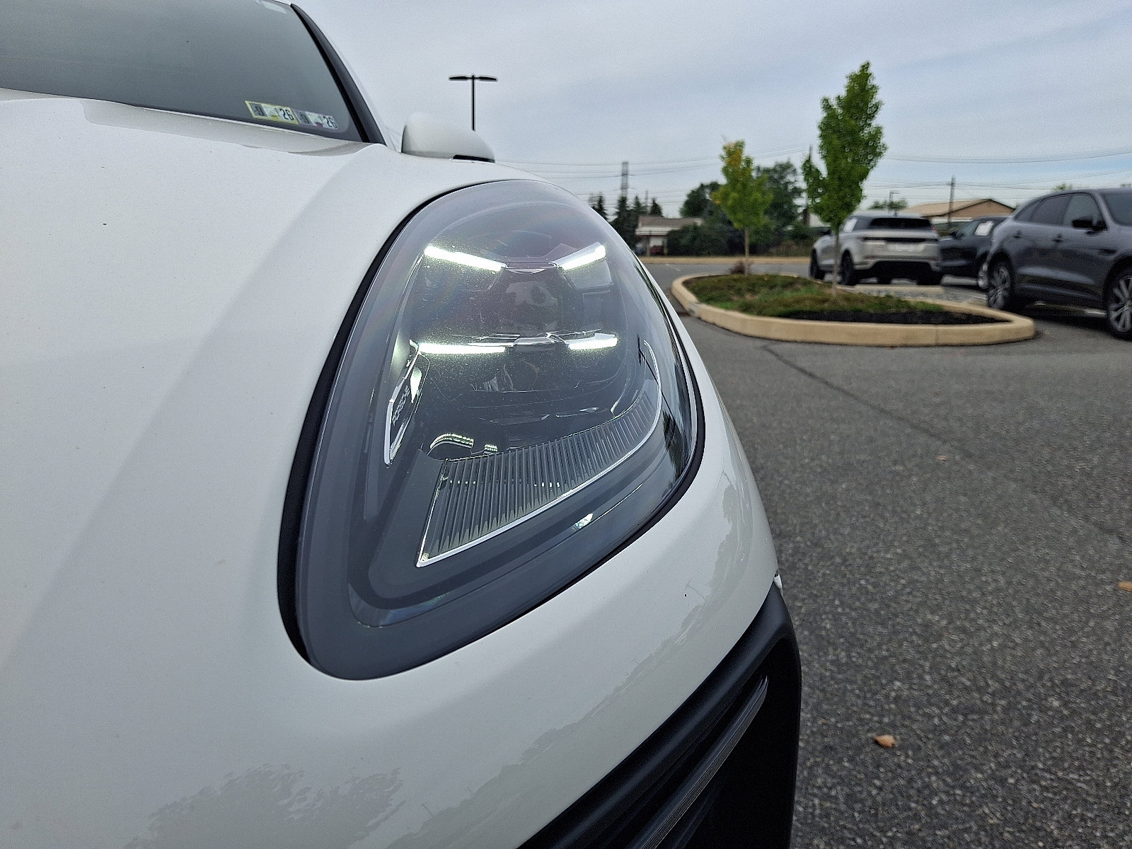 Used 2023 Porsche Macan image 9