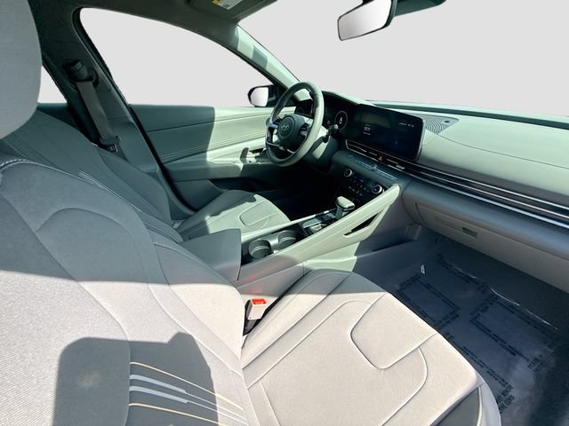 Certified 2025 Hyundai Elantra SEL FWD image 26