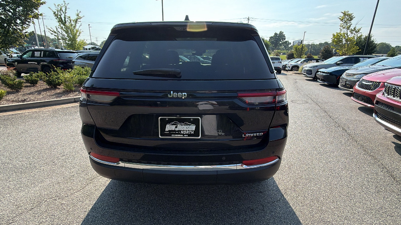 Used 2022 Jeep Grand Cherokee Limited w/ Luxury Tech Group II RWD image 9