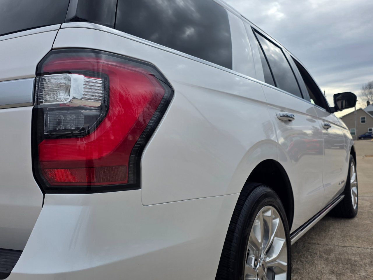 Used 2019 Ford Expedition Platinum image 23