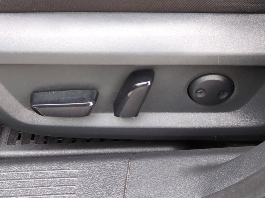 Certified 2023 Nissan Rogue SV image 18