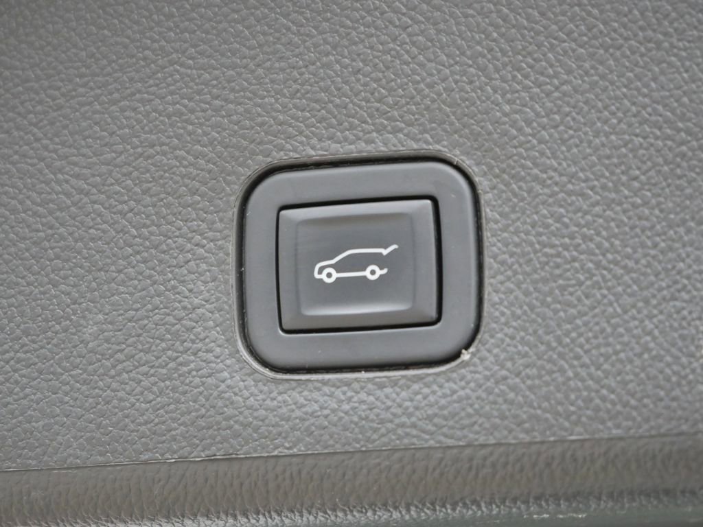 Used 2015 Cadillac SRX Premium image 25