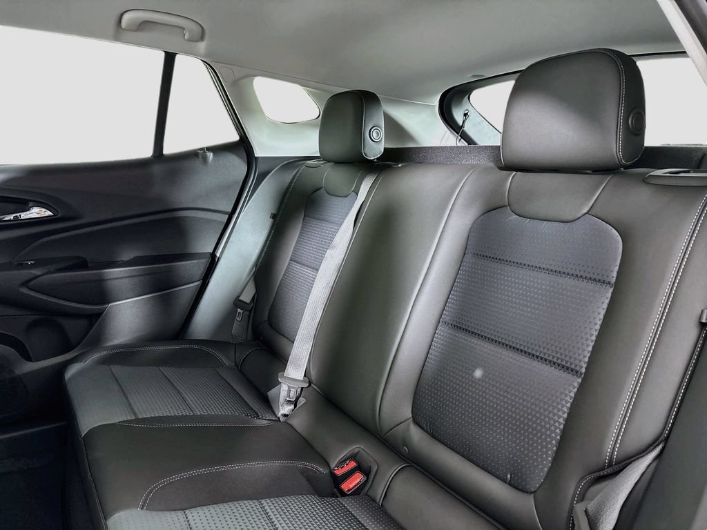 New 2026 Chevrolet Trax LT w/ Driver Confidence Package FWD image 23