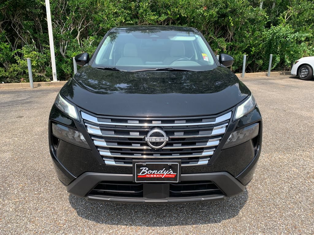 Used 2025 Nissan Rogue SV AWD/4WD image 3