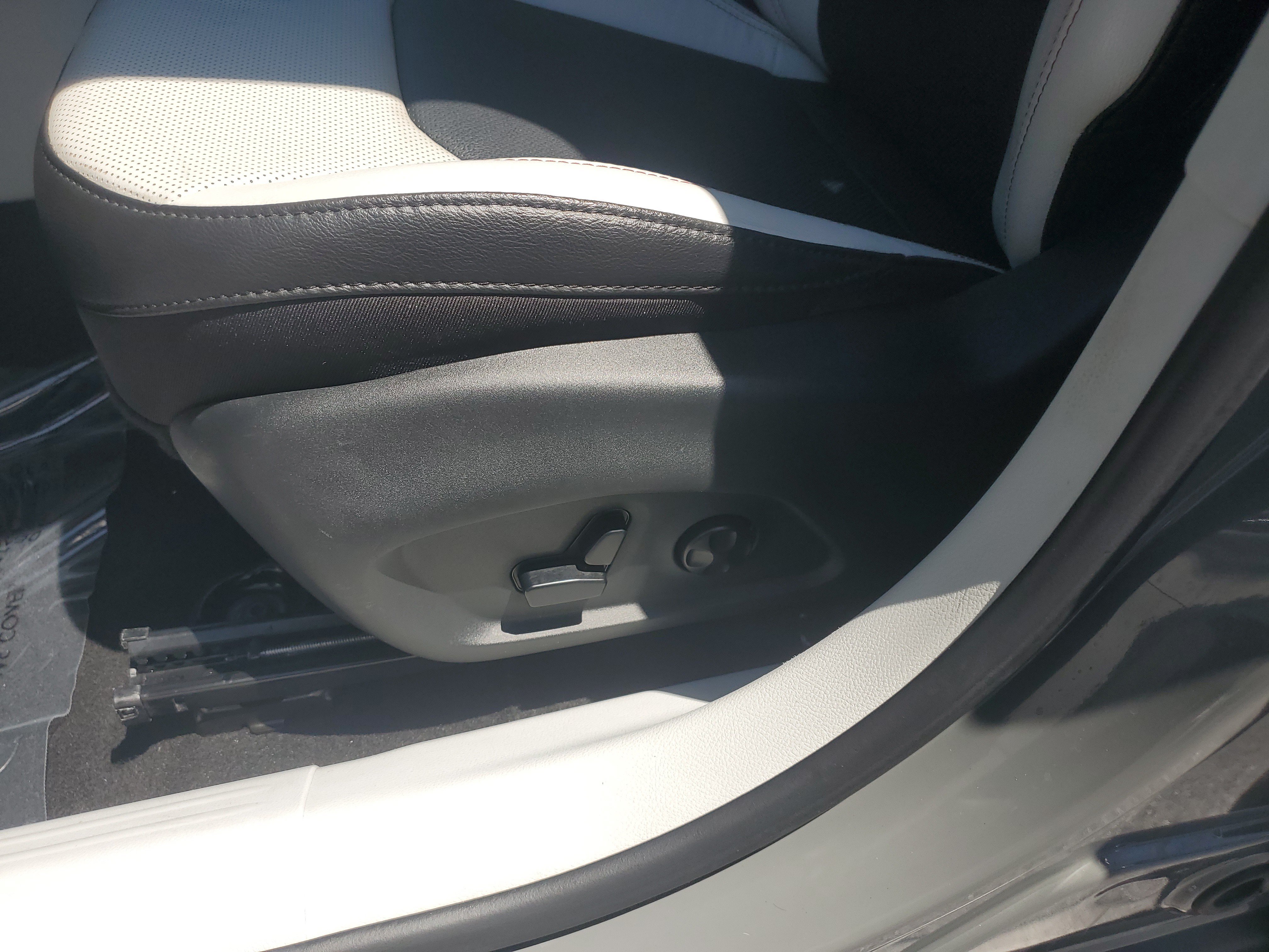 Used 2021 Jeep Compass Limited w/ Elite Interior Group FWD image 22