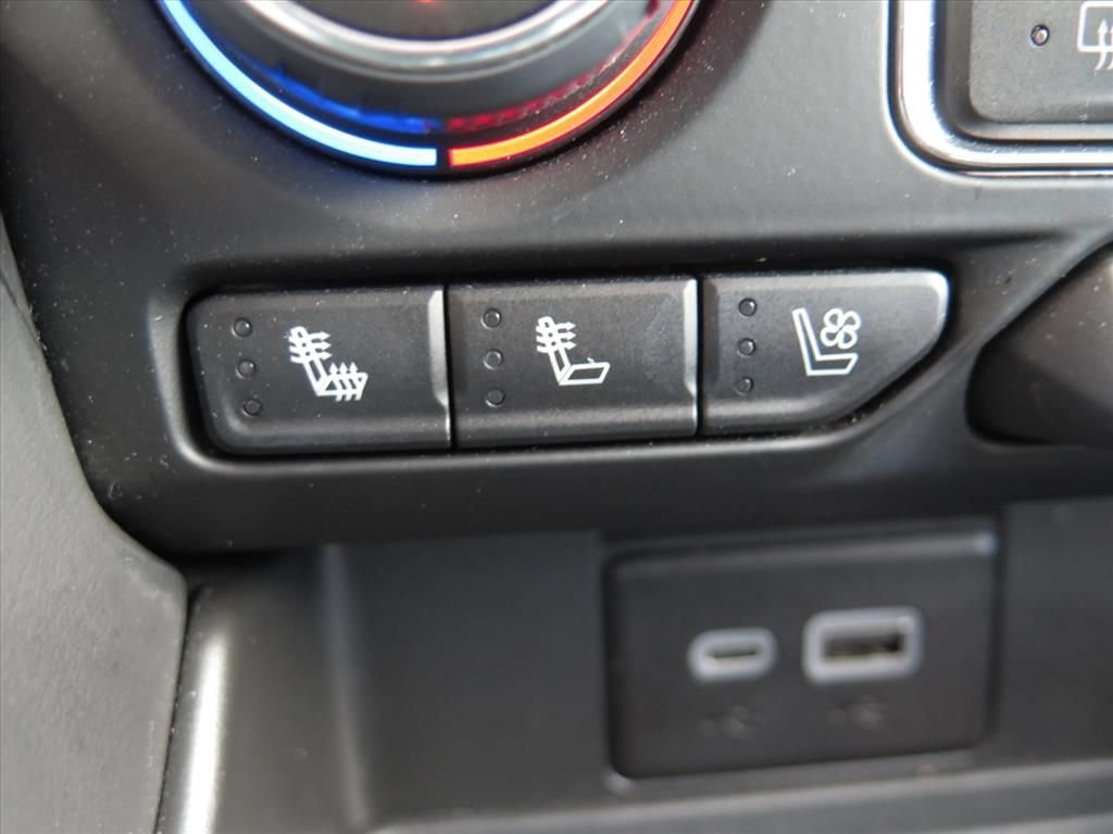 Used 2024 Chevrolet Tahoe High Country AWD/4WD image 17