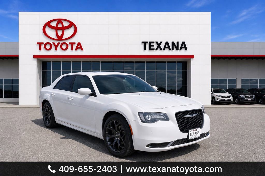 Used 2019 Chrysler 300 S RWD image 1