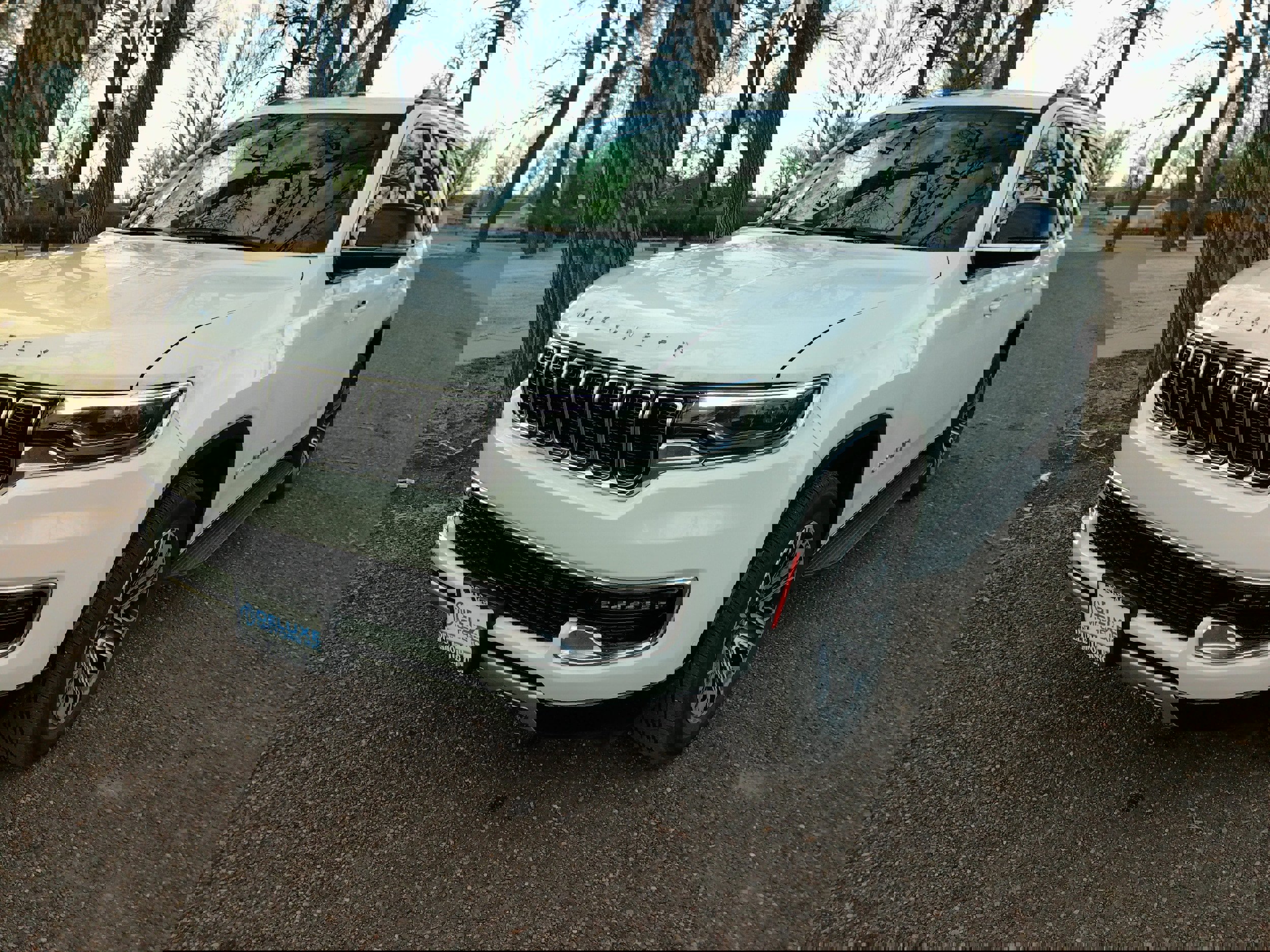 Used 2024 Jeep Wagoneer Series II AWD/4WD image 3