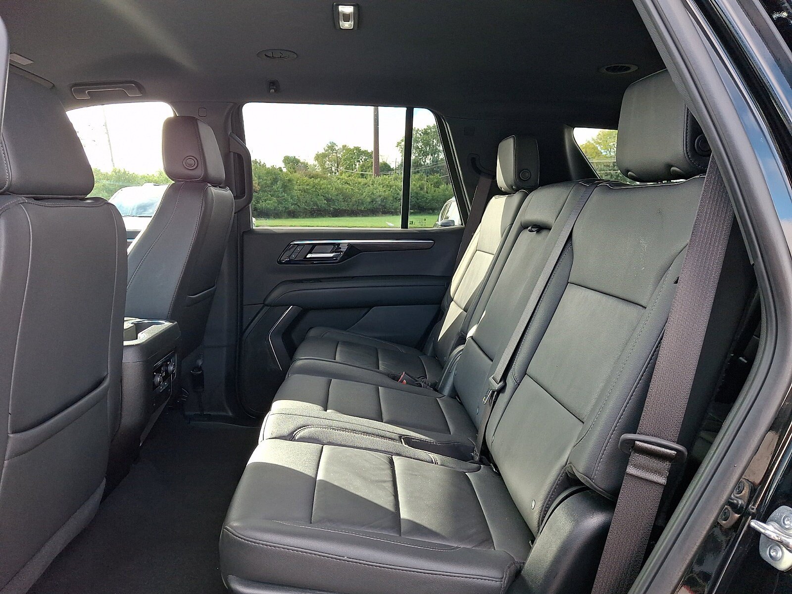 Used 2025 Chevrolet Tahoe LT AWD/4WD image 11