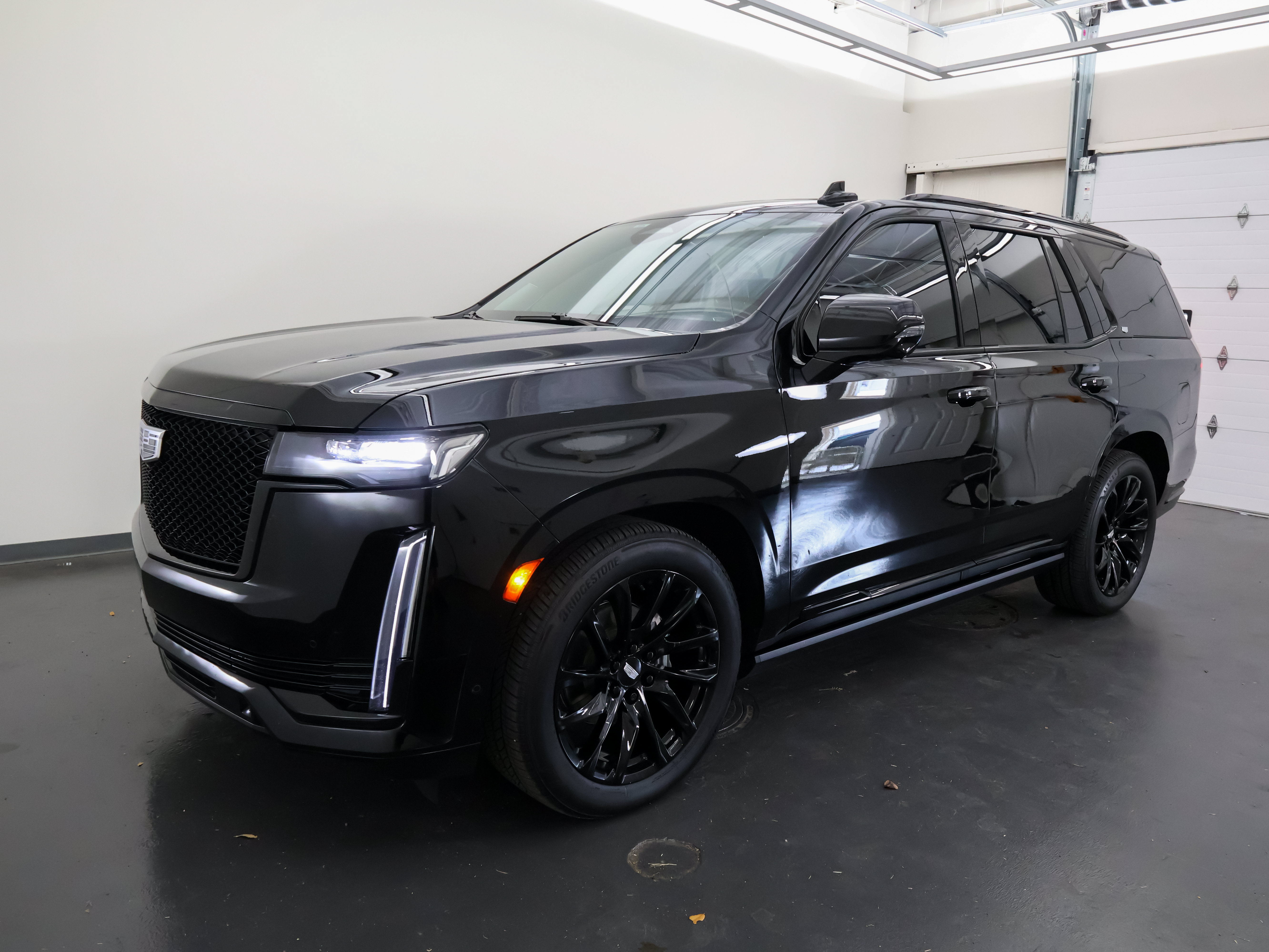 Used 2022 Cadillac Escalade Sport Platinum w/ LPO, ONYX Package AWD/4WD image 7