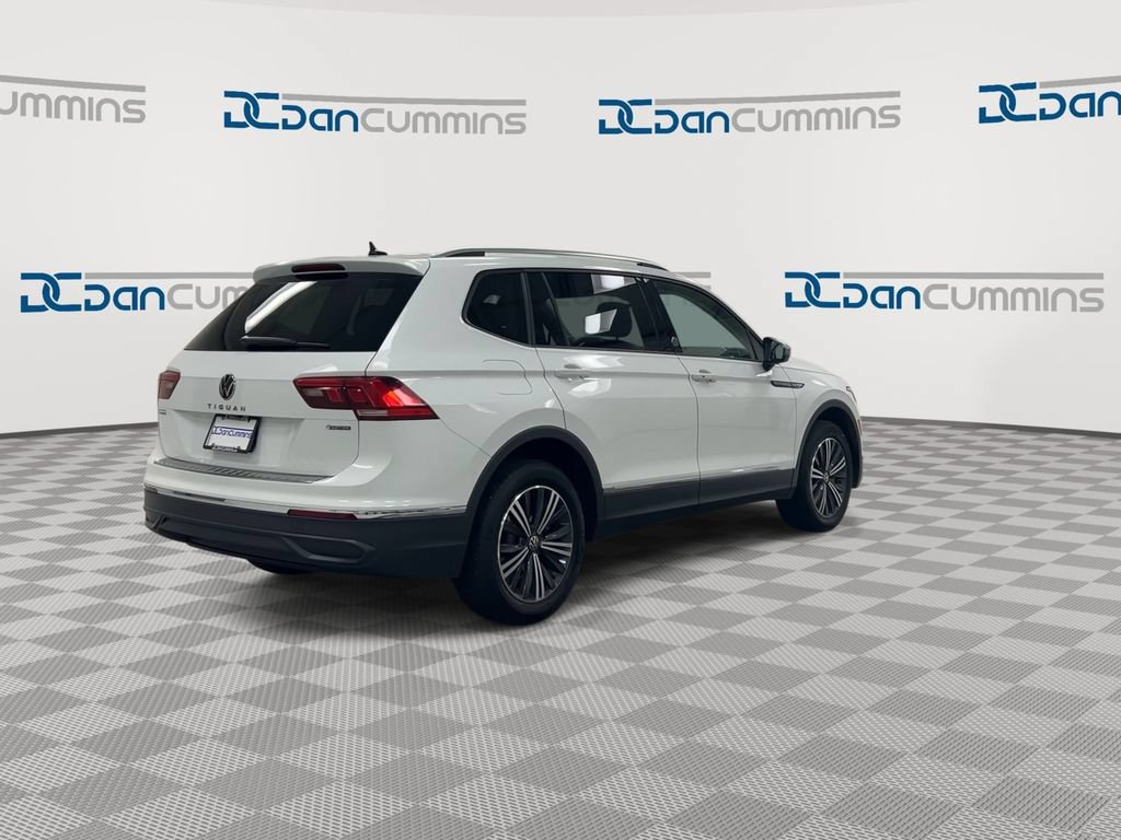 Used 2024 Volkswagen Tiguan SE AWD/4WD image 8